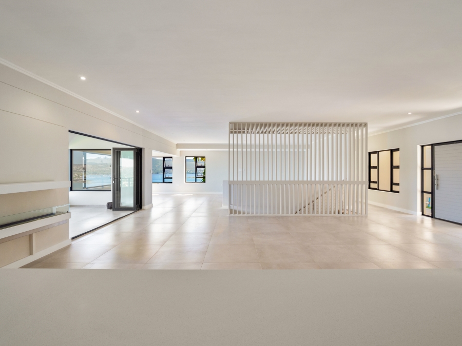 5 Bedroom Property for Sale in Paradise Western Cape